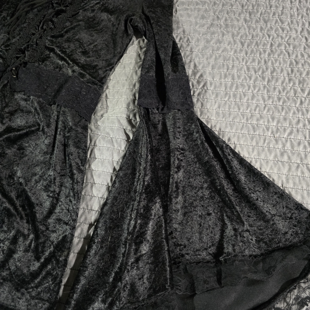 Black Velvet Bell Sleeve Top - Picture 5 of 6